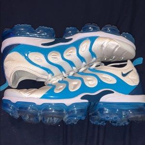Nike Vapormax sz9.5 ! Twice worn!